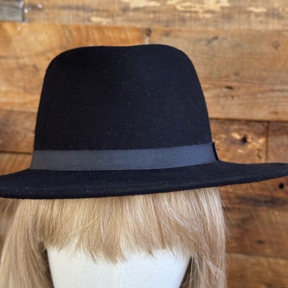 ? A Adams & Stiles Black Wool Felt Fedora Hat – Unisex Style main image 8